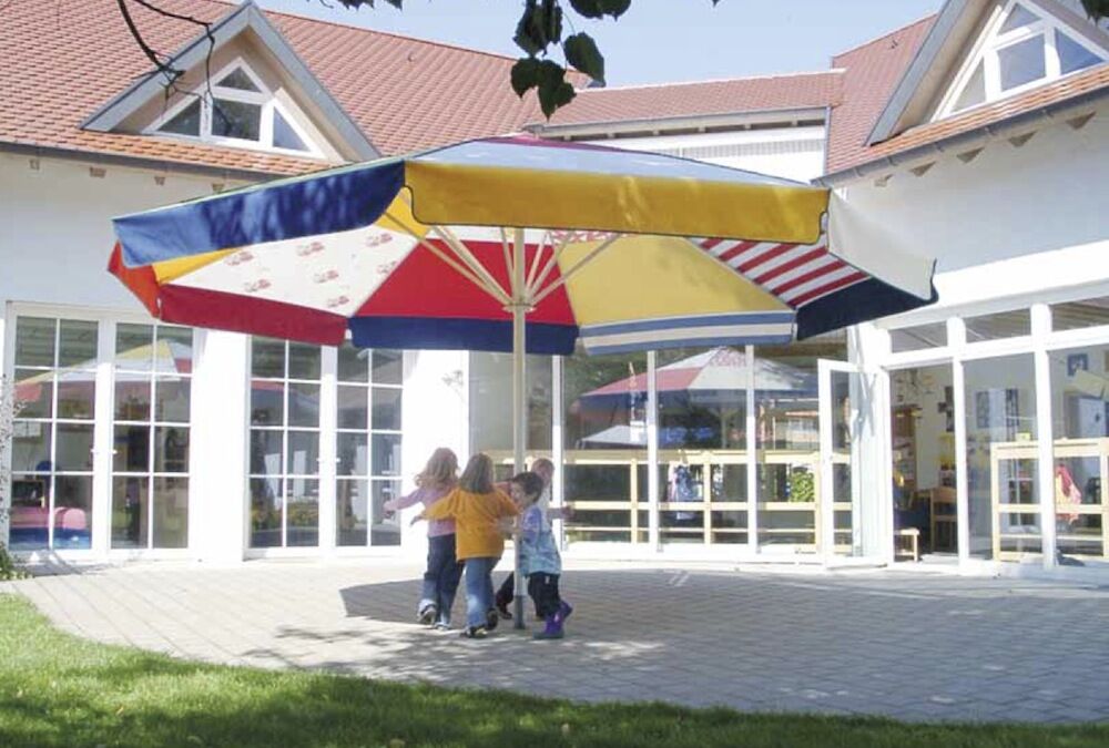 Sonnenschirme für Kindergärten und Schulen