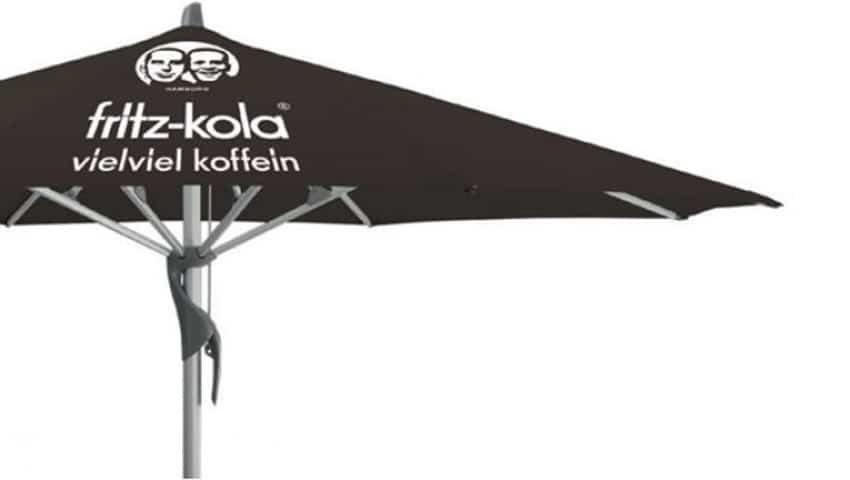 Bedruckte Schirme: Den Sonnenschutz zum Werbeträger machen